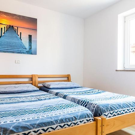 Sunny Old Town Apartment Копер Екстериор снимка