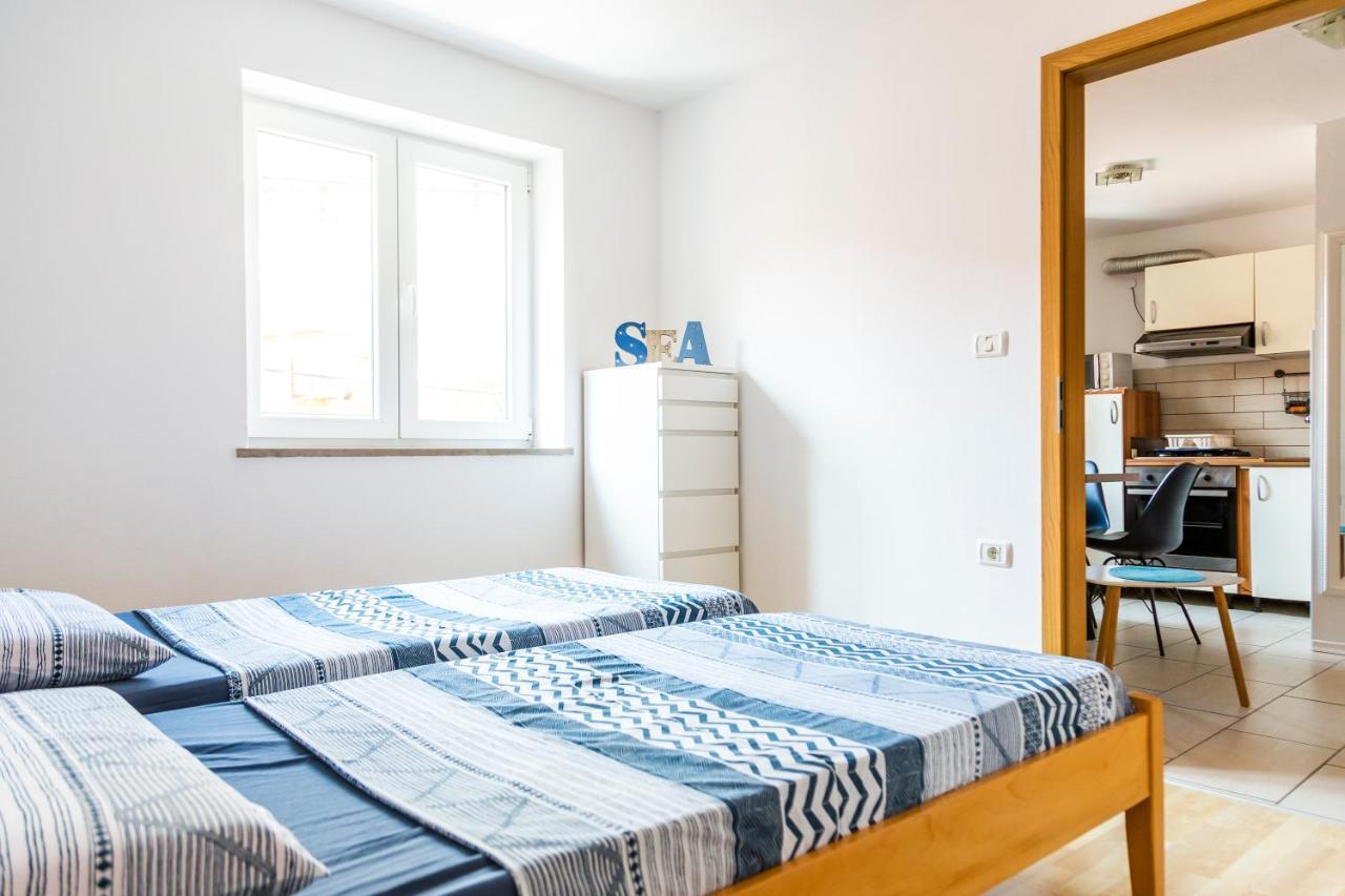 Sunny Old Town Apartment Копер Екстериор снимка