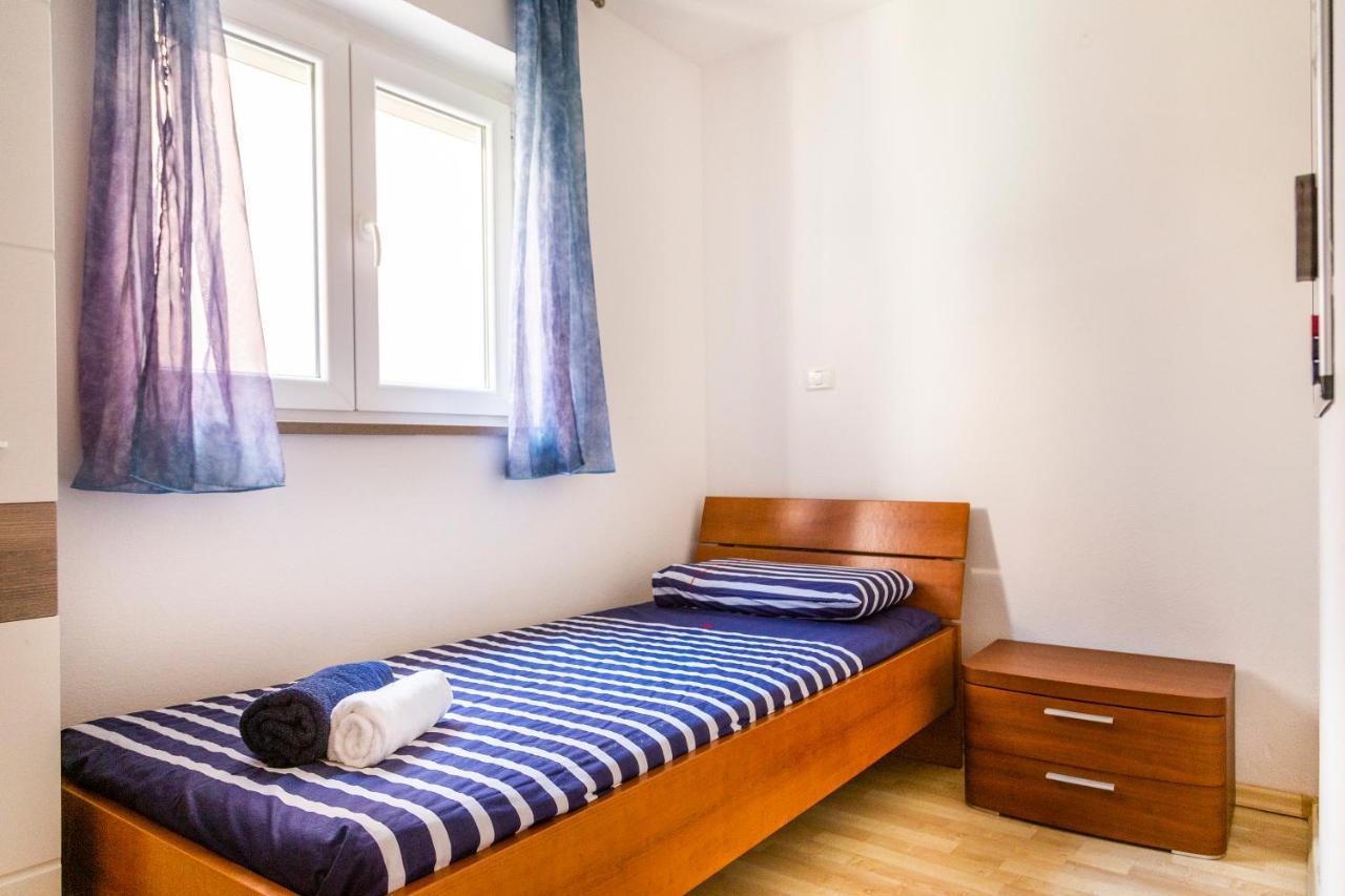 Sunny Old Town Apartment Копер Екстериор снимка