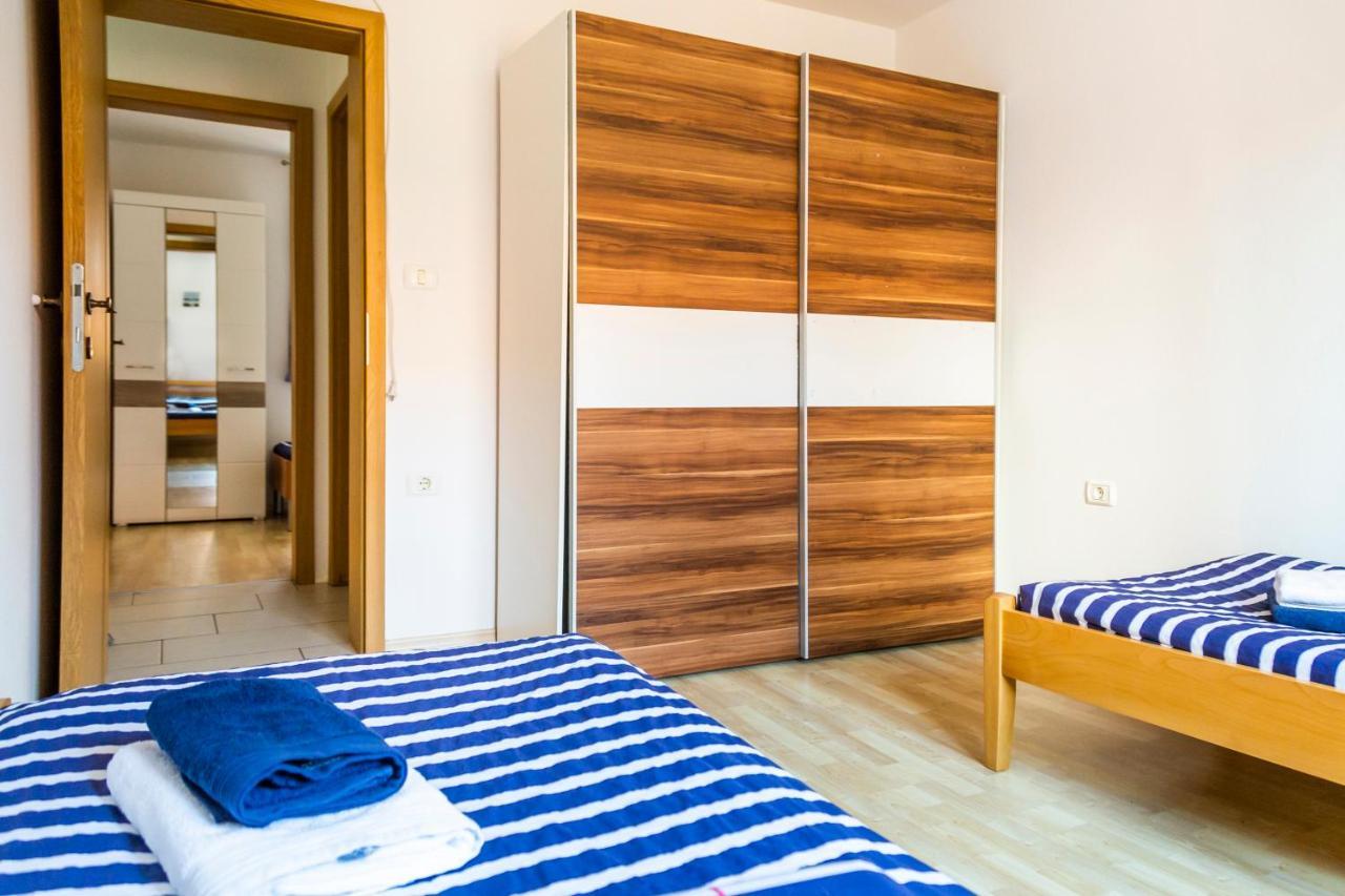 Sunny Old Town Apartment Копер Екстериор снимка