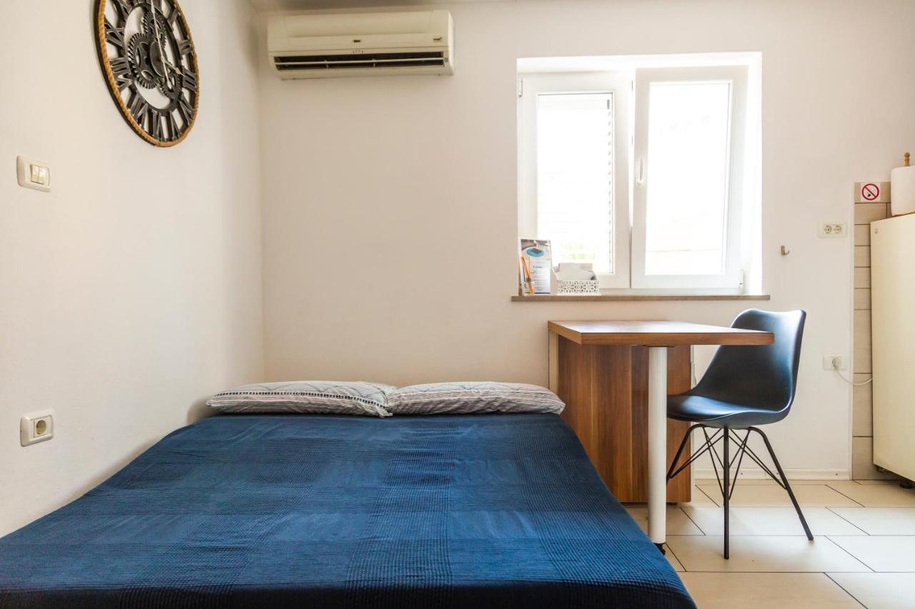 Sunny Old Town Apartment Копер Екстериор снимка